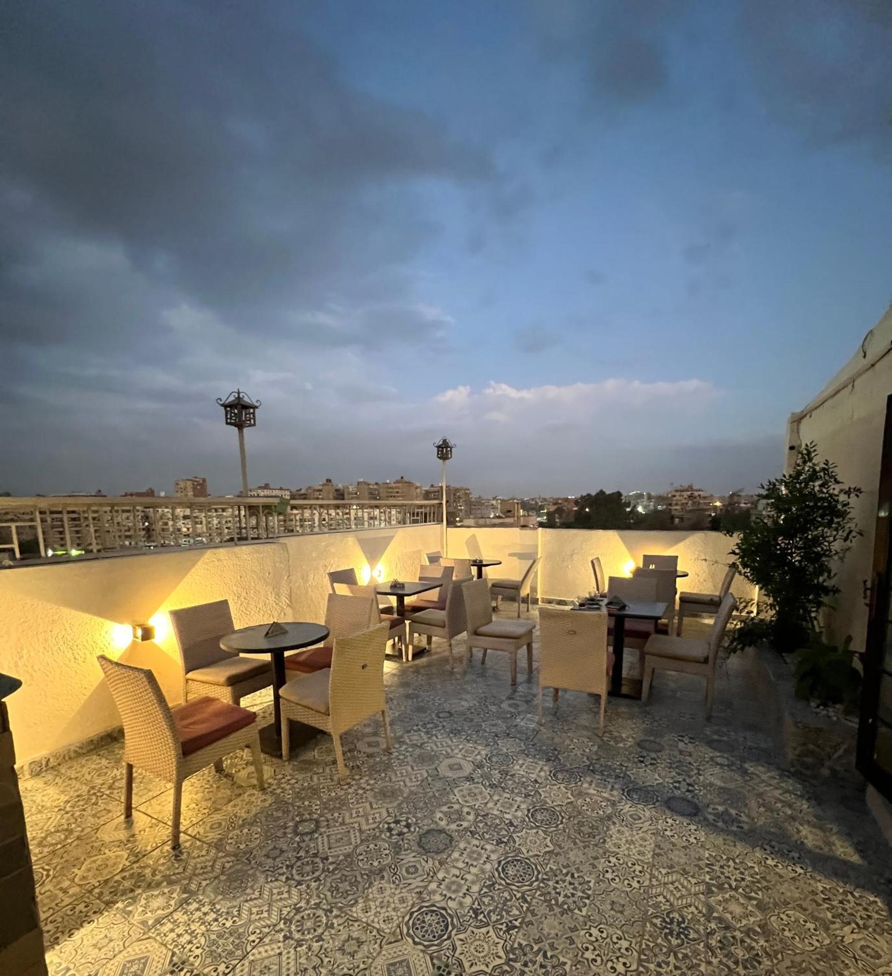 Pyramids Pride Inn Kafret el-Gabal Exteriör bild